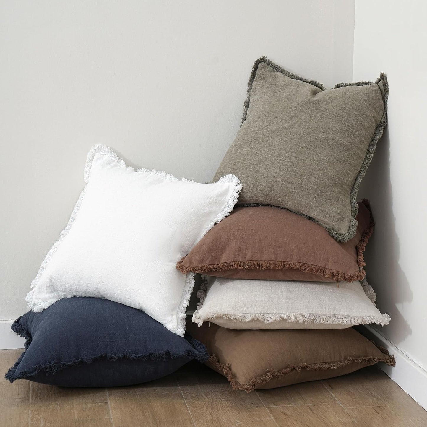 Foindtower Set of 2 Decorative Linen Fringe Throw Pillow Covers Cozy Boho Farmhouse Cushion Cover with Tassels Soft Accent Pillowcase for Couch Sofa Bed Living Room Home Decor, 22×22 Inch, Navy Blue