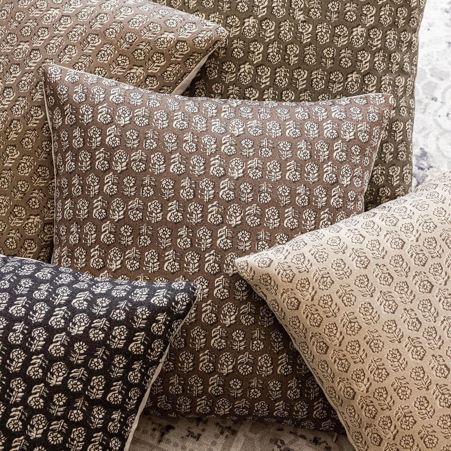 Foindtower Set of 2 Decorative Vintage Floral Print Throw Pillow Covers Neutral Modern Farmhouse Cushion Covers Boho Home Decor for Sofa Couch Chair Bedroom Living Room Outdoor,20×20 Inch,Brown