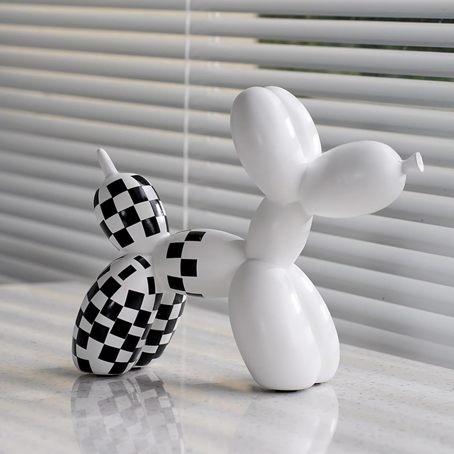 Vilead Resin Balloon Dog Statue with Checkered Pattern,Modern Home Decoration Trendy Animal Art Ornaments,Collection Figurine Bedroom Living Room Office Desktop Sculpture