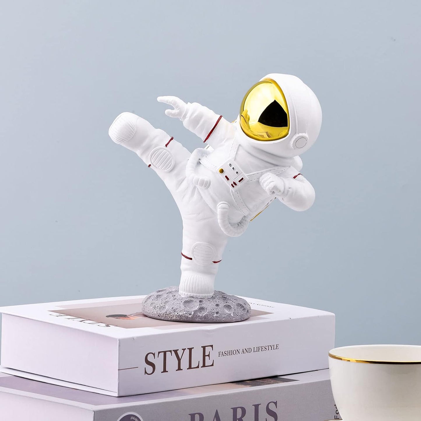 Astronaut Figurine,Astronaut Decor,Kung Fu Astronaut Figure Sculpture Spaceman Décor,Sculptures Home Décor,White Gold Shelf Decoration,Table Decor,Cute Mini Space Figure Ornament Decorative Astronaut