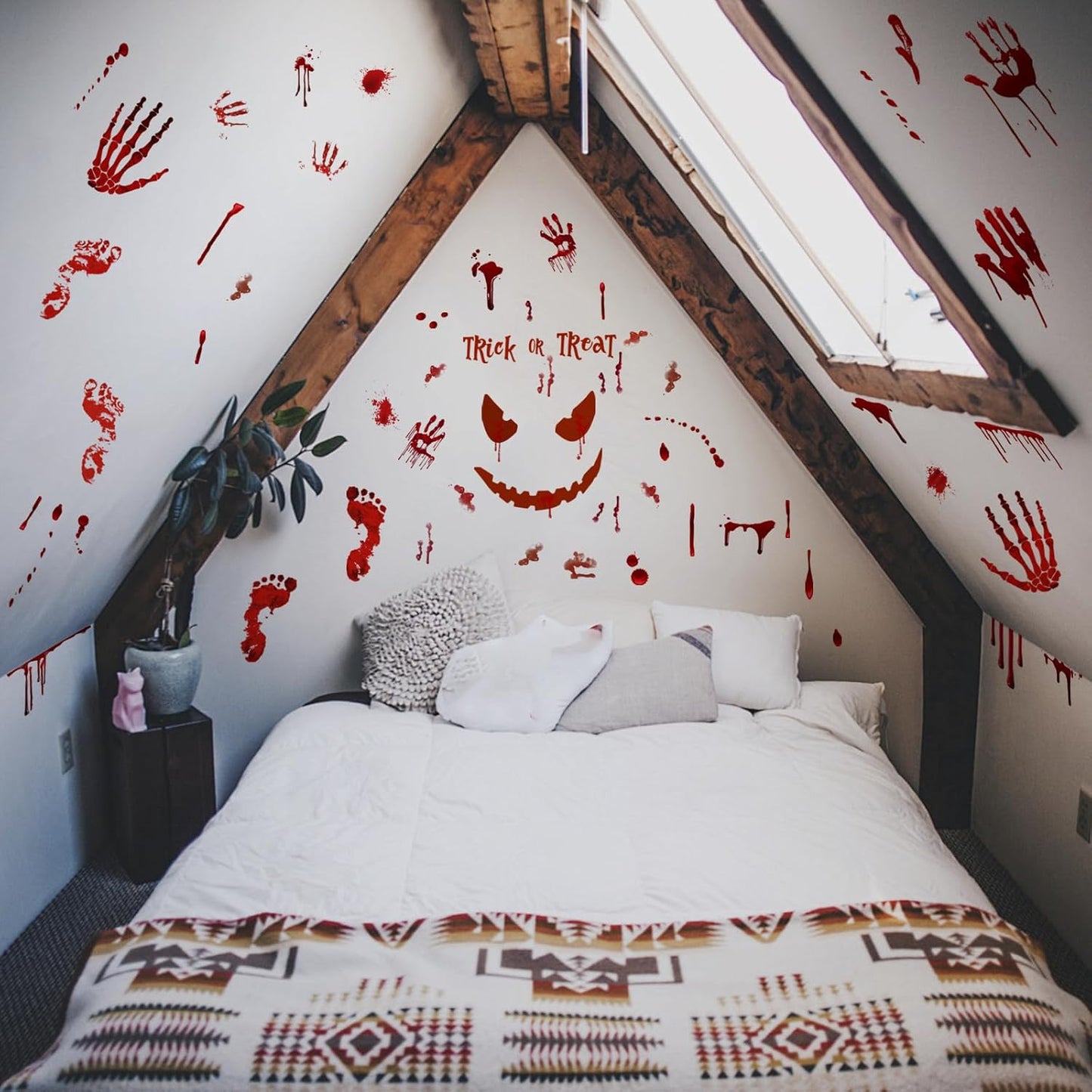 Scary Halloween Decorations Bloody Handprint Footprint Stickers Clings Decals Window Bathroom Floor Restroom，Horror Party Decor Halloween Indoor/Outdoor Decoration