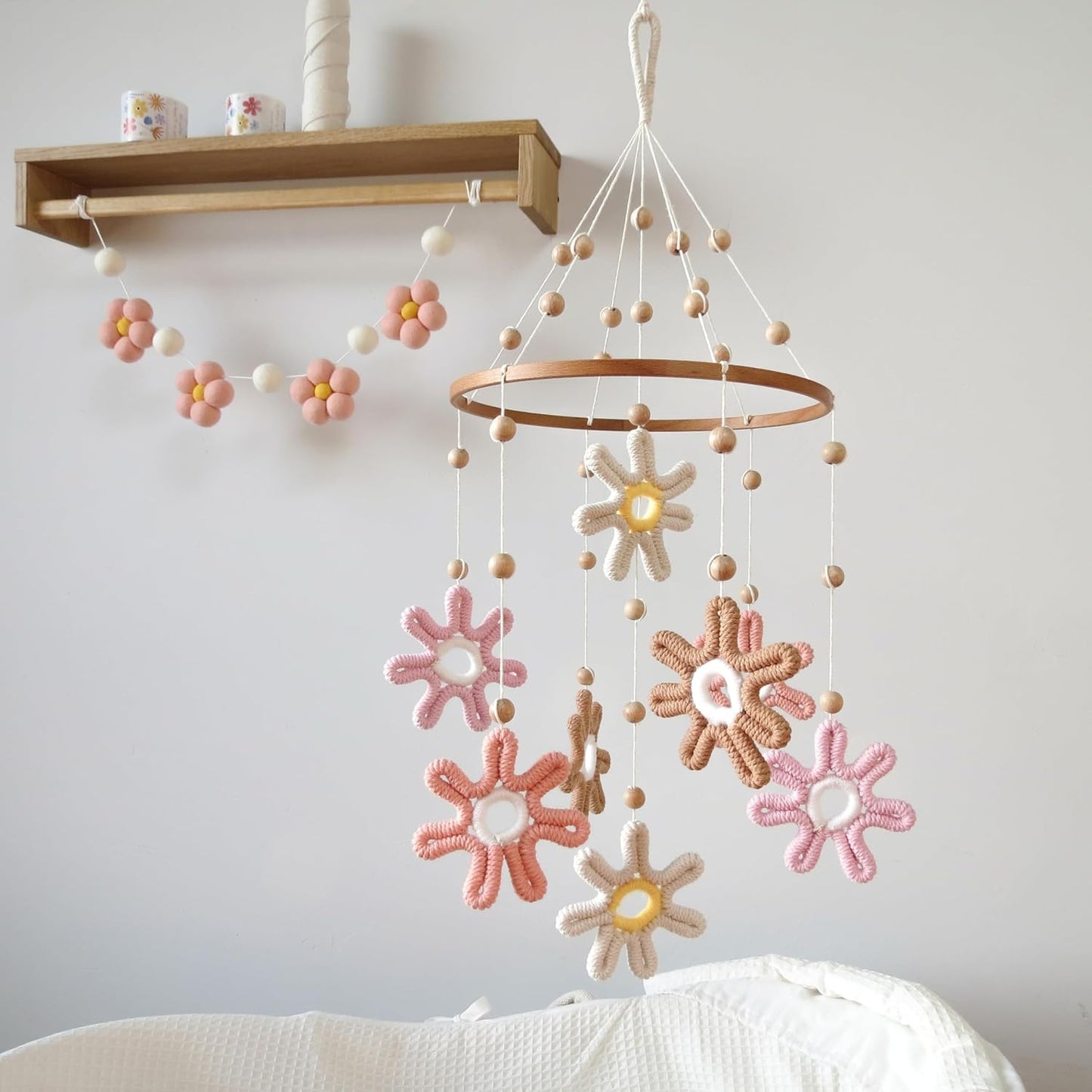 Woven Daisy Mobile for Crib, Baby Crib Mobile for Girls, Boho Daisy Crib Mobile, Daisy Nursery Decor for Baby