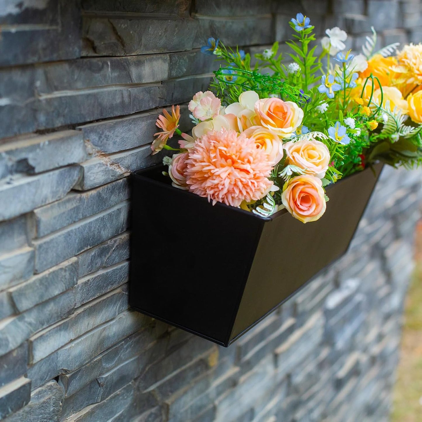 Wall Hanging Planters for Outdoor Plants 16 Inch Large Metal Fence Pots with Hooks for Outside Garden Balcony Plants 3PCS（Black）