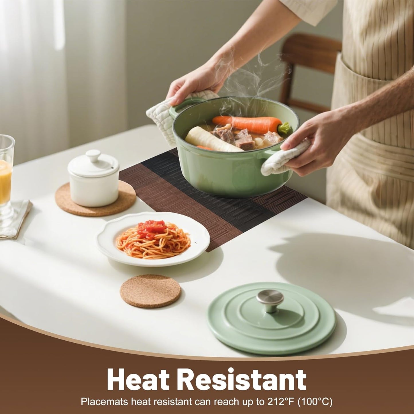 Placemats Set of 6，Non-Slip PVC Weave Table Mats Easy to Clean，Heat Resistant Place Mats for Kitchen Dining Table Decoration Indoor Outdoor，Black Brown