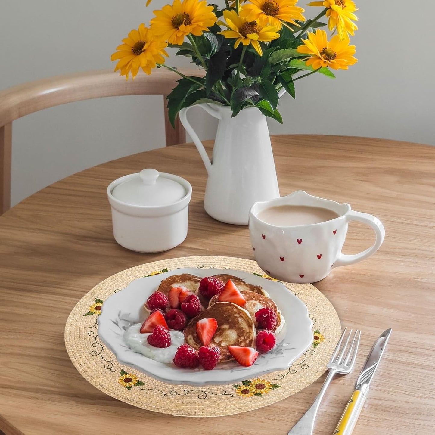 Whaline 4Pcs Round Sunflower Placemats Spring Summer Flower Embroidered Place Mats Floral Dinner Table Mats for Home Holiday Birthday Baby Shower Party Decor