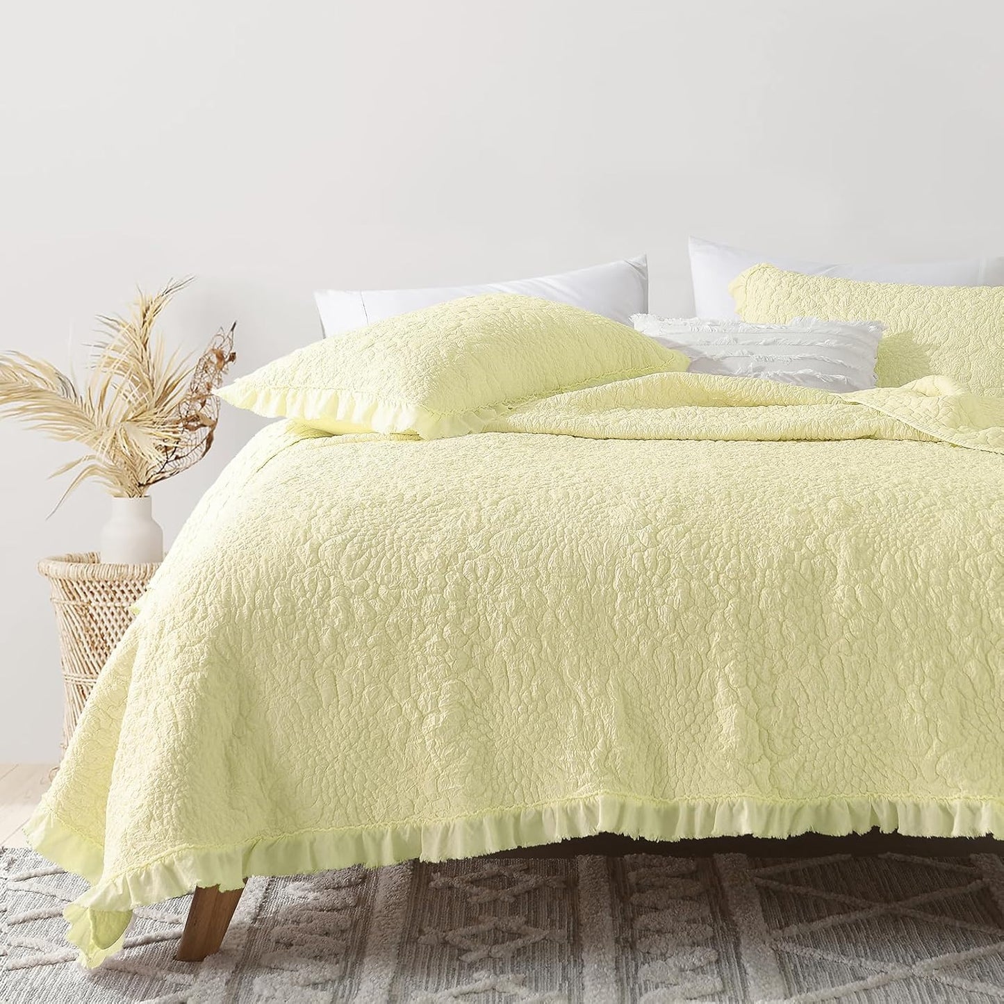 Light Yellow Ruffled Quilt Queen Size, Stone-Washed Microfiber Lightweight Crinkled Farmhouse Rustic Shabby Chic Bedding Set, 3 Pieces Reversible Bedspread Coverlet with Pillow Shams for All Season