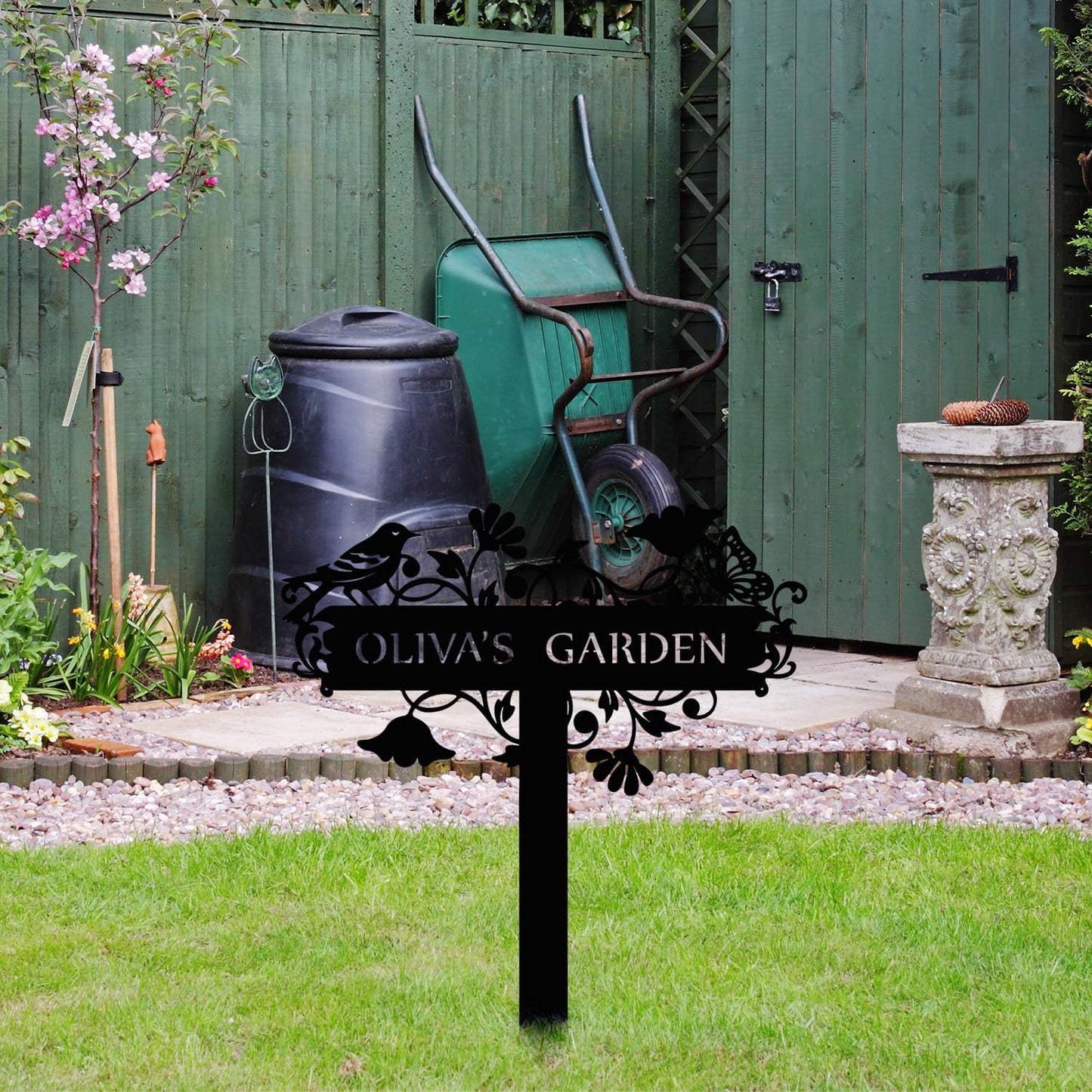Customized Metal Birds and Flowers, Personalized Garden Sign with Stake, Gardening Decor for Outdoor, Patio and Farmhouse Decorations