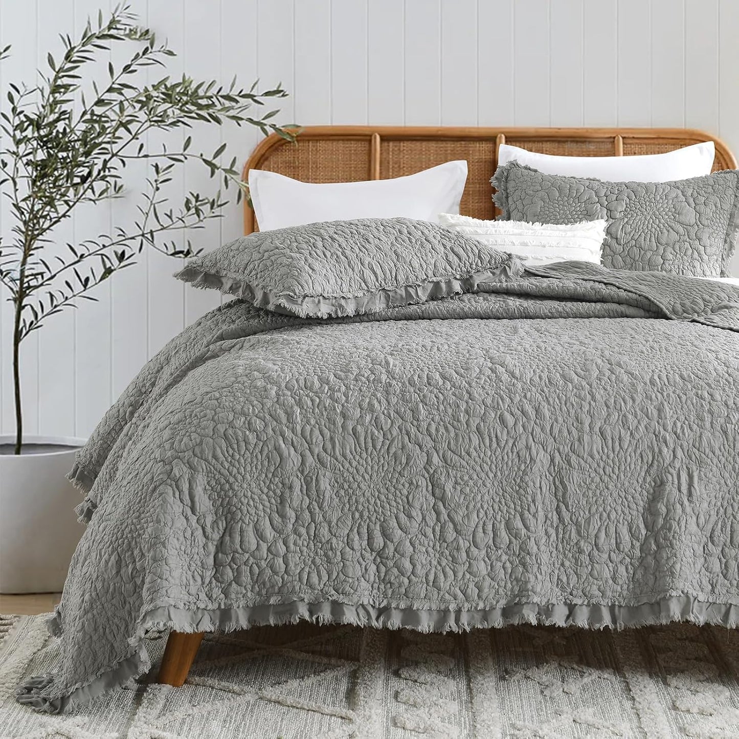 HORIMOTE HOME Dark Grey Ruffled Quilt Queen Size, Stone-Washed Microfiber Lightweight Crinkled Farmhouse Rustic Shabby Chic Bedding Set, 3 Pieces Reversible Bedspread with Pillow Shams for All Season