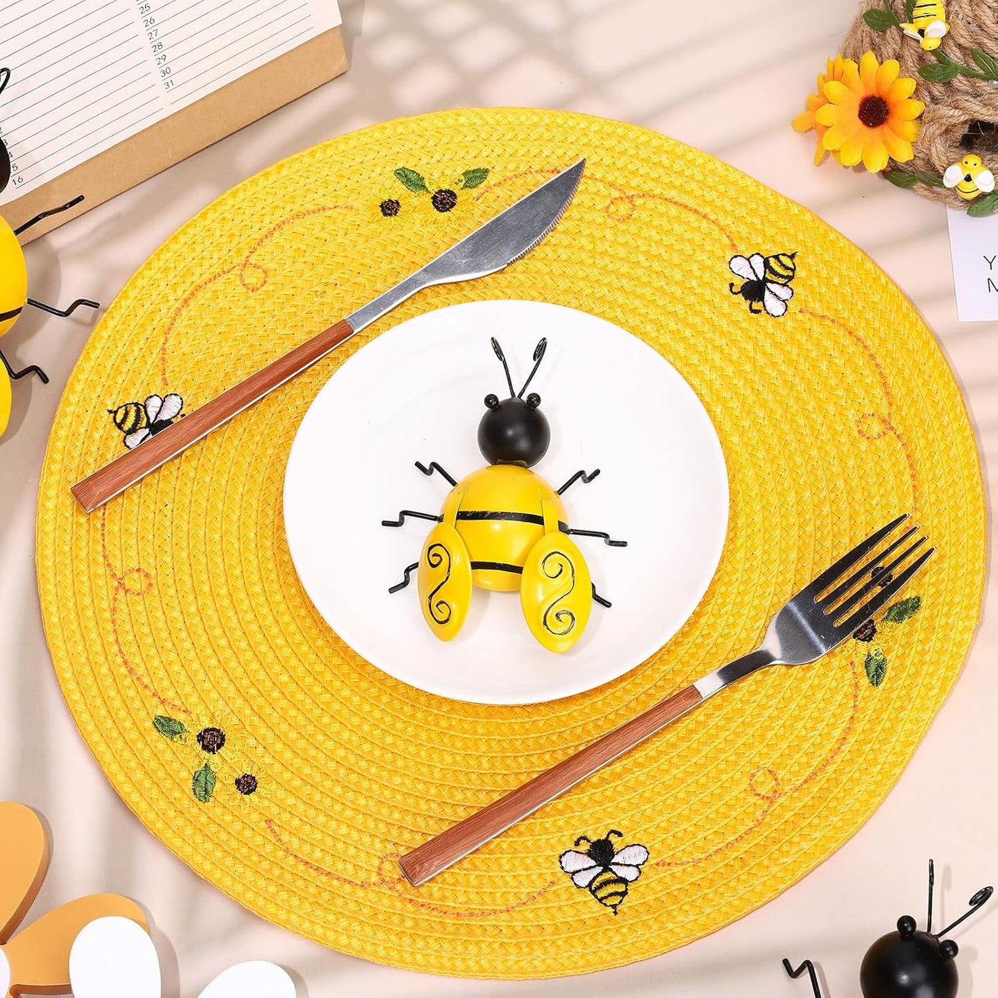 Whaline 4Pcs Round Placemats Bee Sunflower Embroidered Place Mats Bee Floral Dinner Table Mats for Home Spring Summer Holiday Birthday Baby Shower Party Decor