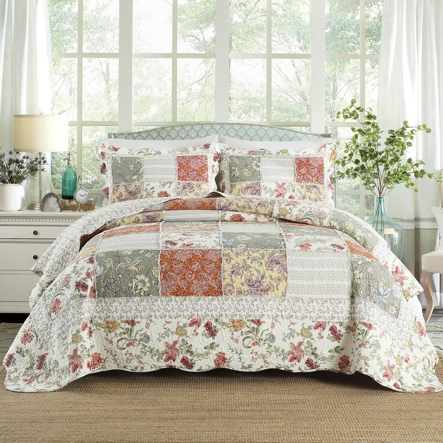 Yvooxny 3-Piece Quilt Set King Size Quilted Bedspread Reversible Country Style Floral Real Patchwork Bedding Quilt Set with Ruffles with Pillowcases for All Seasons, 108 * 96 Inches