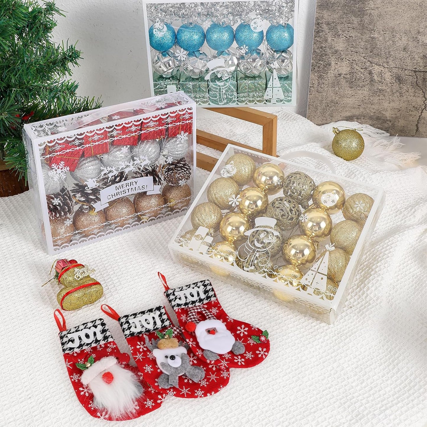 olelo 7.5 ft Artificial Christmas Tree, Snow Flocked Xmas Tree with 500 Lights, 1200 Branch Tips, 60 Decorative Pendant & 3 Decorative Socks, Metal Hinges & Foldable Base