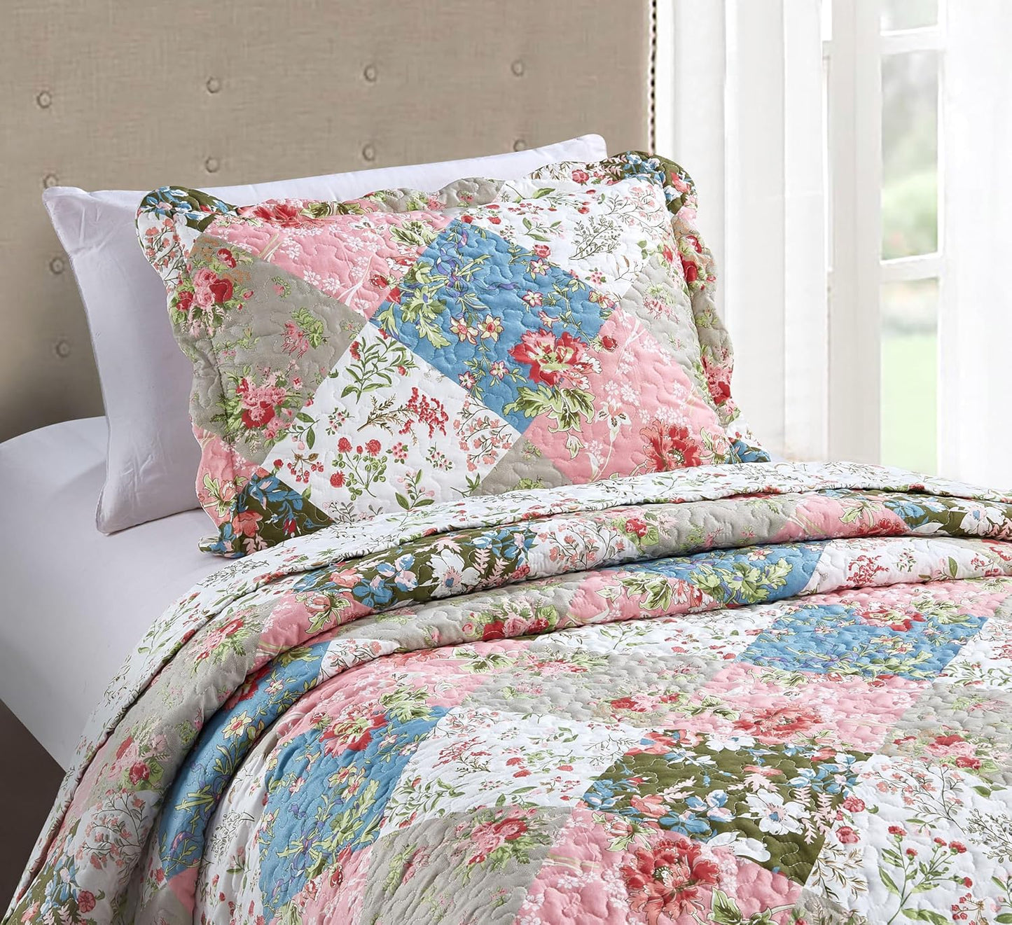 Brilliant Sunshine Peach and Olive Flowers Patchwork, 2-Piece Quilt Set with 1 Sham, Reversible Bedspread, Soft Lightweight Coverlet, All-Season, Twin, Peach Olive