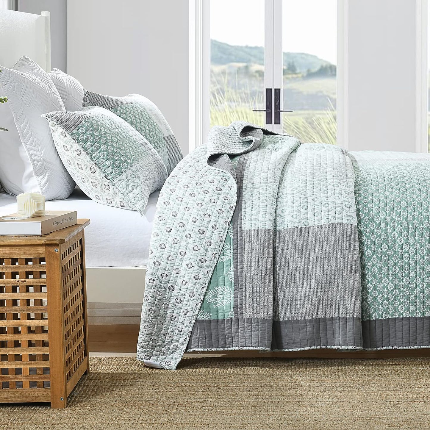 PANGUSHAN Quilt Set Queen Size, 100% Cotton Bedspread Quilt Bedding Set, Patchwork Reversible Floral Quilt for Queen Bed, Green/Grey/White Bed Spread, Lightweight Comforter for All Season, 3 Pieces
