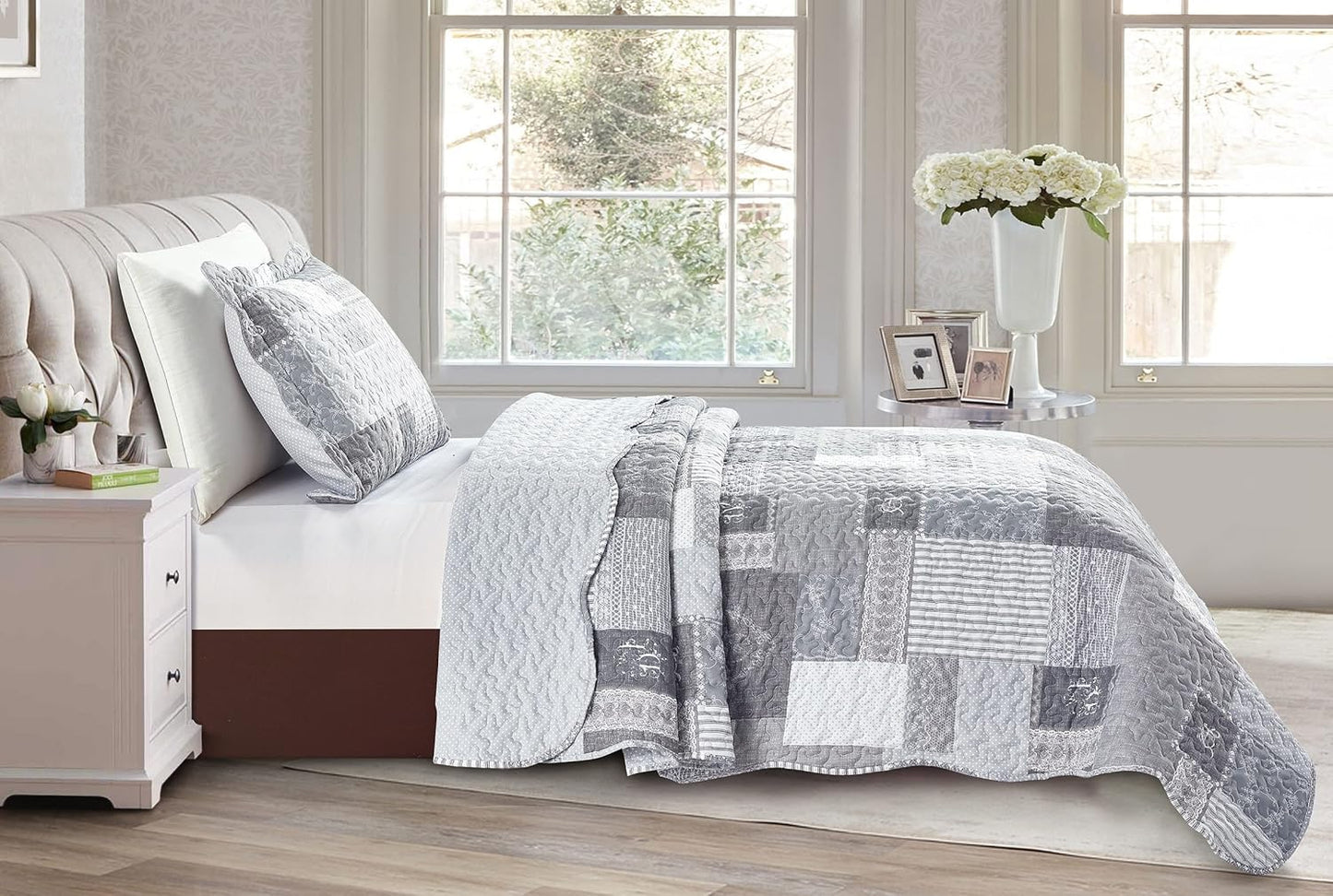 Brilliant Sunshine Grey Heart Love, Floral and Lace Patchwork, 2-Piece Quilt Set with 1 Sham, Reversible Bedspread, Soft Lightweight Coverlet, All-Season, Twin, Grey